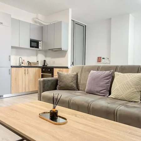 Aqua Dream Retreat D77 아파트 골렘