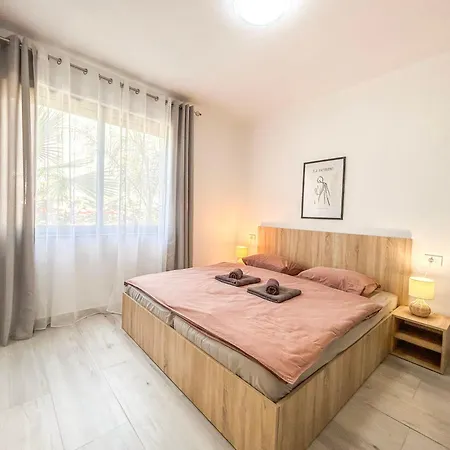 Aqua Dream Retreat D77 *