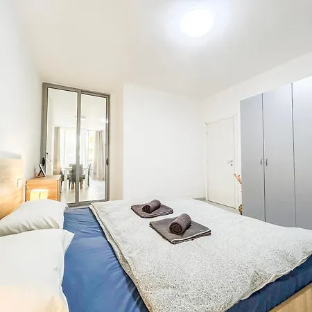 Aqua Dream Retreat D77 Apartman *