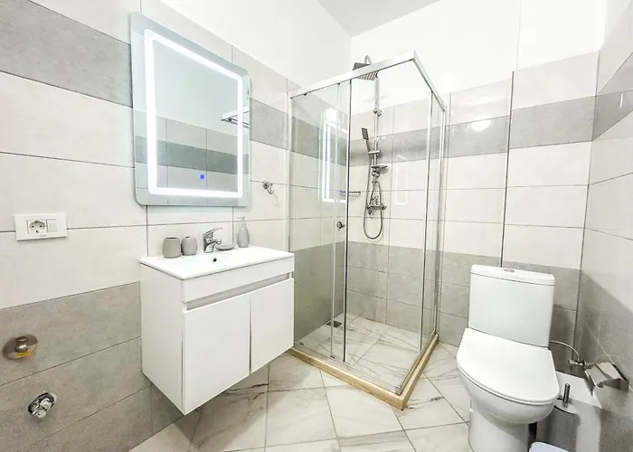 Aqua Dream Retreat D77 Golem (Tirana)